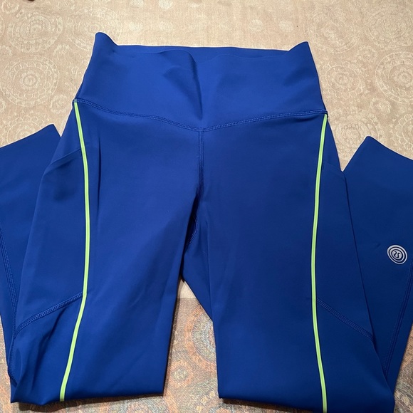 Lululemon SeaWheeze “Chase Me” Crop 4 - Picture 3 of 8